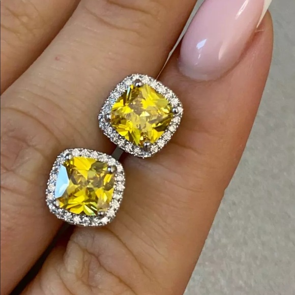 💛Yellow cushion crystal earrings - Picture 4 of 5